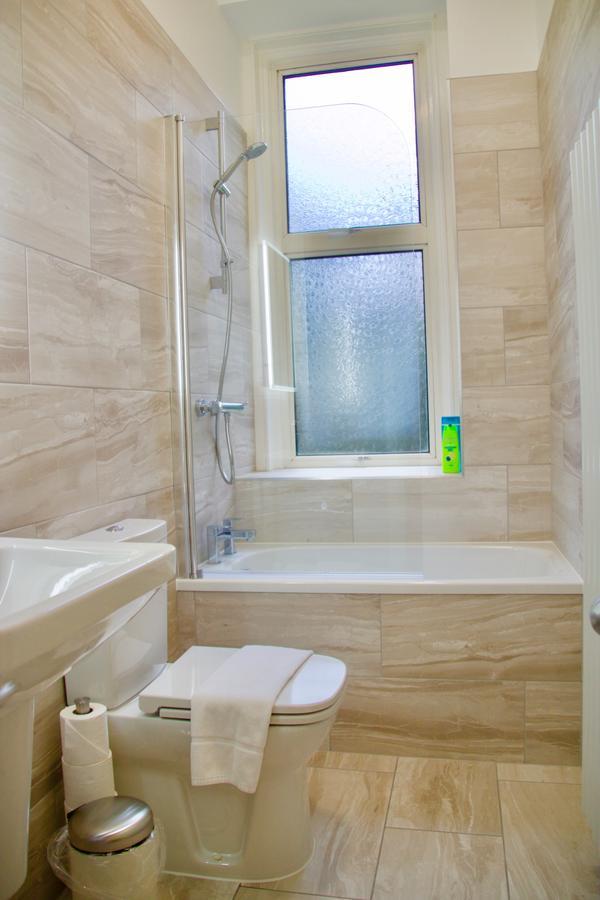 2 Bedroom Flat Off Leith Walk Accommodates 7 Edinburgh Buitenkant foto