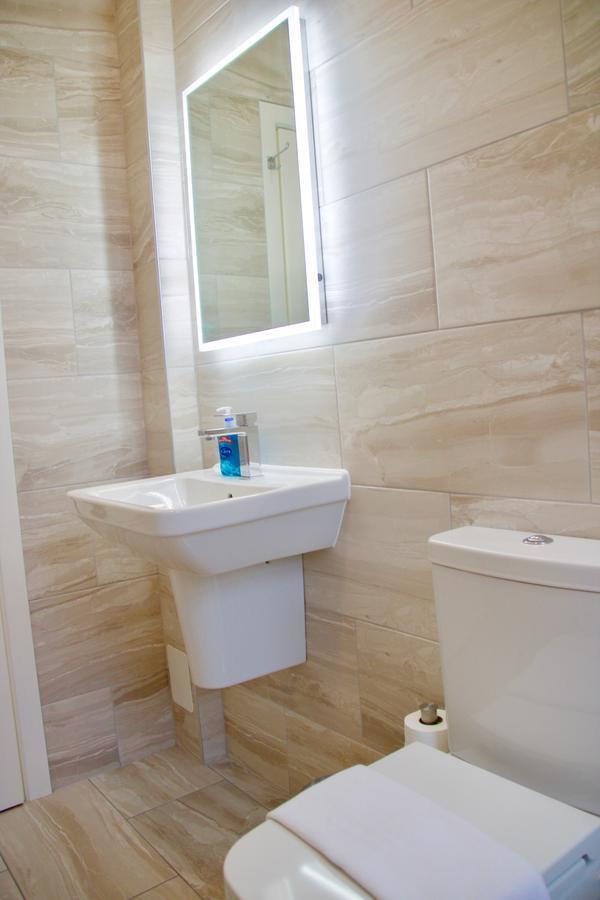 2 Bedroom Flat Off Leith Walk Accommodates 7 Edinburgh Buitenkant foto